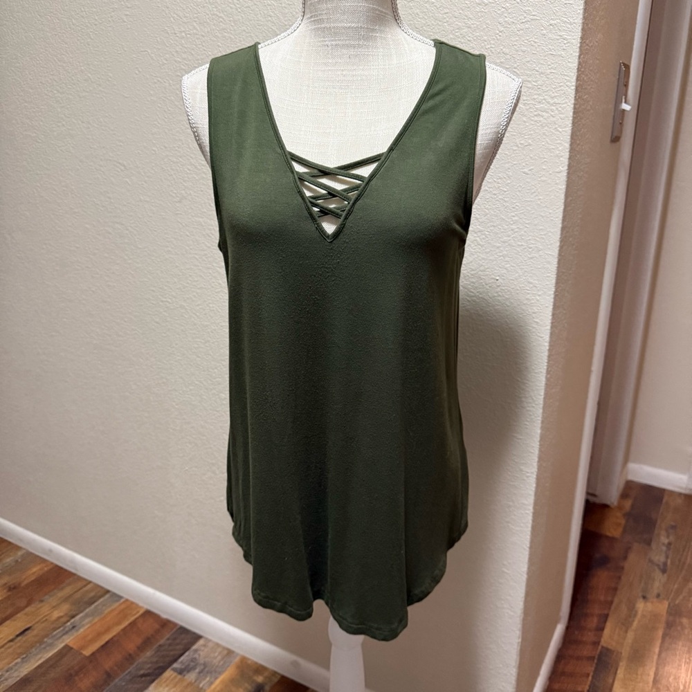 Feiersi Olive Green Sleeveless Women's Top - Size Large